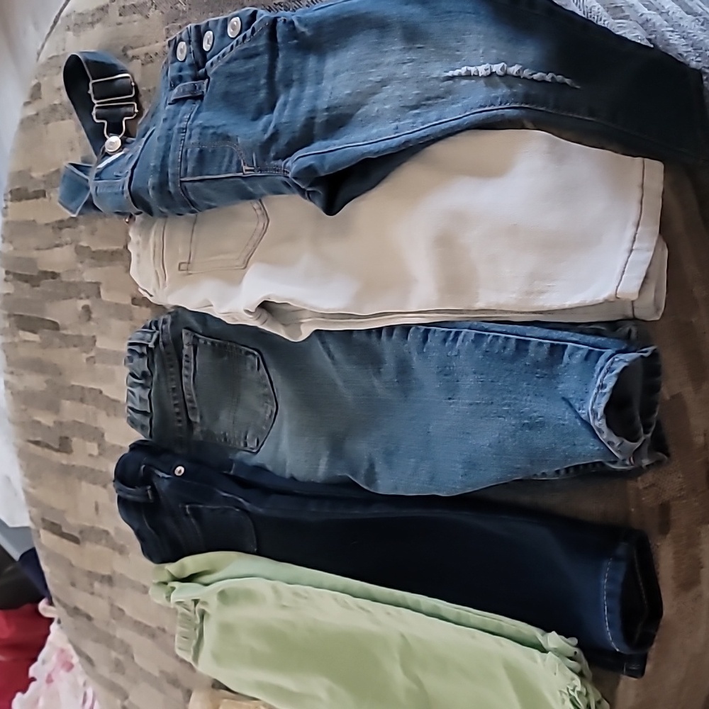 SALE...BUNDLE 6 PAIR OF JEANS